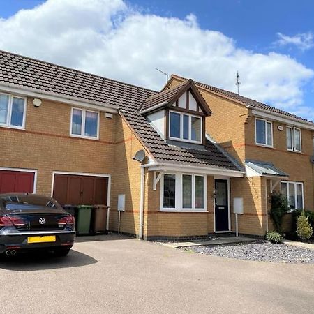 Charming Home In Wellingborough Exterior foto
